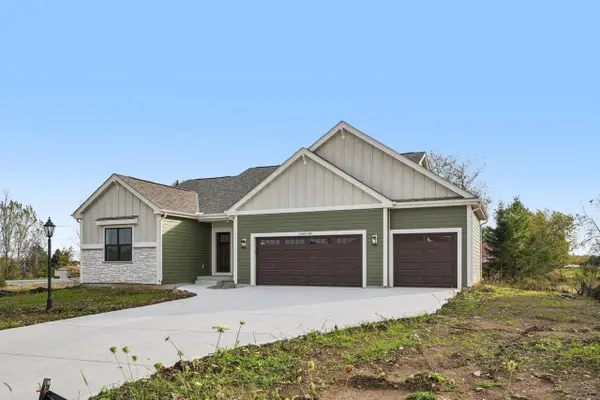 W149N11982 Red Holly DRIVE, Germantown, WI 53022