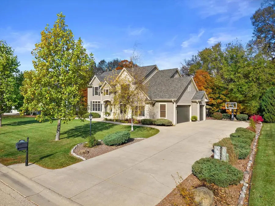 S73W15032 Cherrywood DRIVE, Muskego, WI 53150 - Image #2