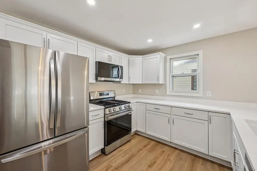 3674 S Ahmedi AVENUE, Saint Francis, WI 53235 - Image #2