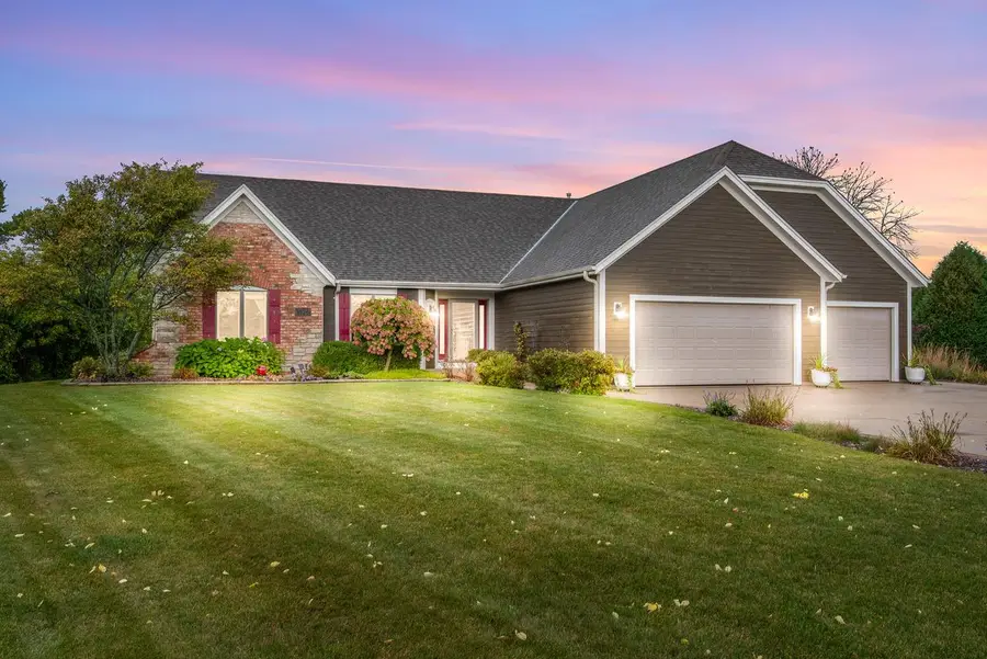 1526 Pine Cone TRAIL, Port Washington, WI 53074 - Image #2