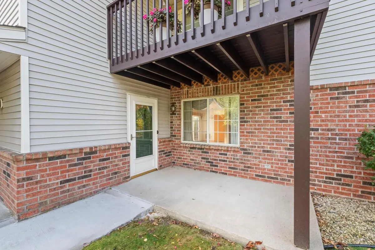 170 W Aspen COURT ##6, Oak Creek, WI 53154 - Image #1