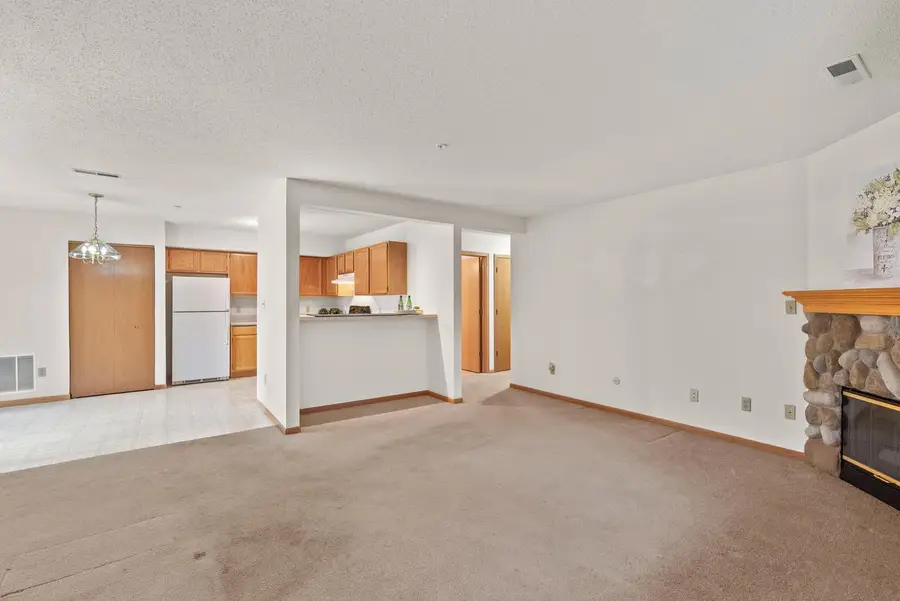 170 W Aspen COURT ##6, Oak Creek, WI 53154 - Image #3