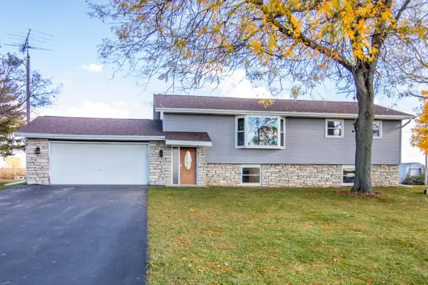 N7548 Swan ROAD, Burnett, WI 53922