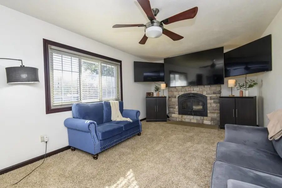 W163N10968 Briarcliff COURT, Germantown, WI 53022 - Image #3