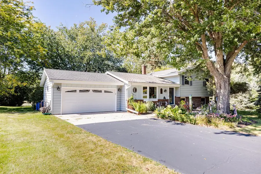 327 Wakefield Downs, Wales, WI 53183 - Image #2