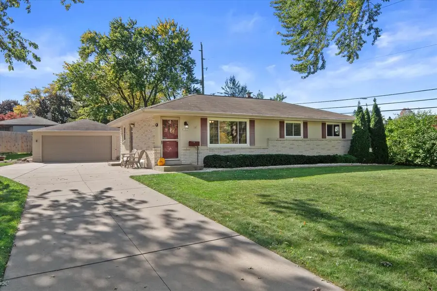 N87W18225 Queensway, Menomonee Falls, WI 53051 - Image #2