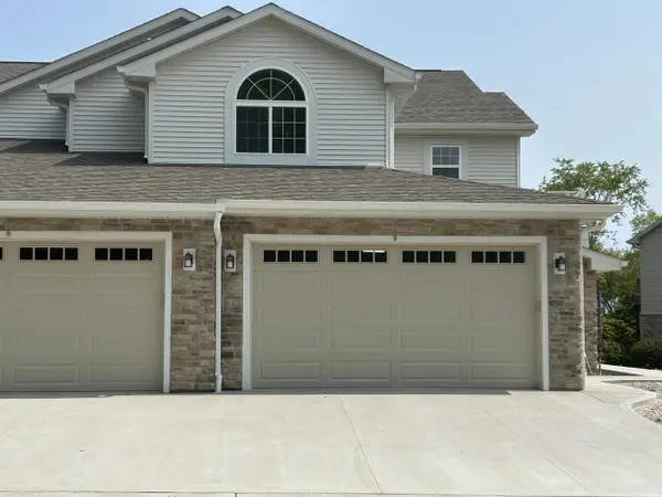 W141N9978 Seven Pines WAY #204, Germantown, WI 53022