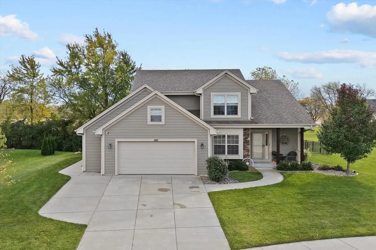 981 Log Cabin LANE, Belgium, WI 53004 - Image #1