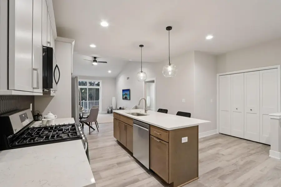 405 Falcon DRIVE #12, Burlington, WI 53105 - Image #3