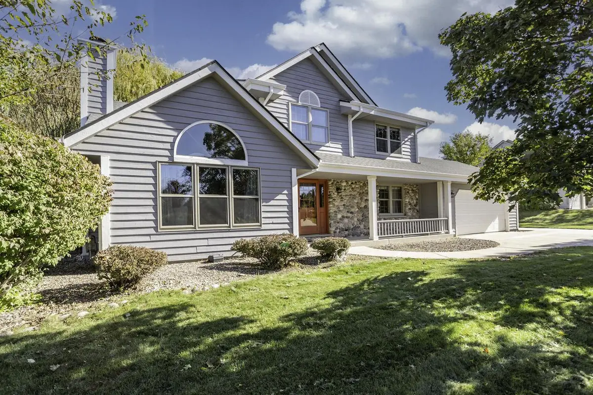 W143N10660 Magnolia DRIVE, Germantown, WI 53022 - Image #1