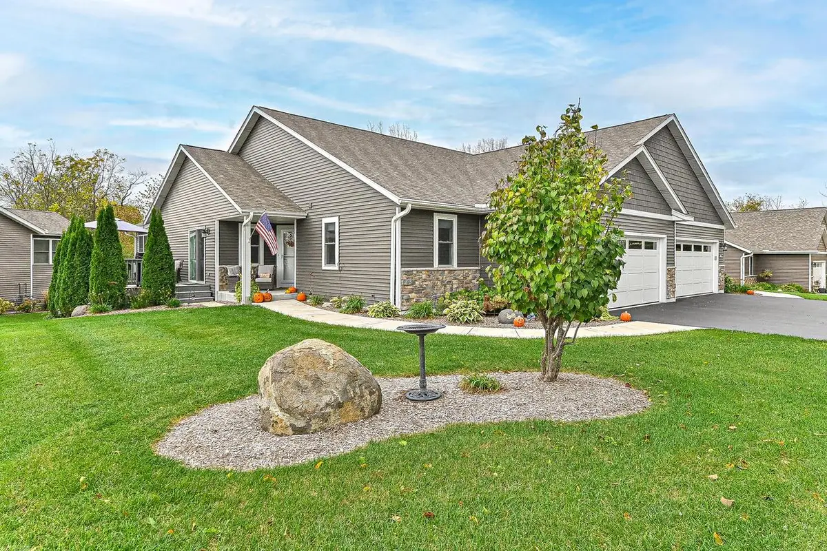 317 Trailview CROSSING #15, Waterford, WI 53185 - Image #1