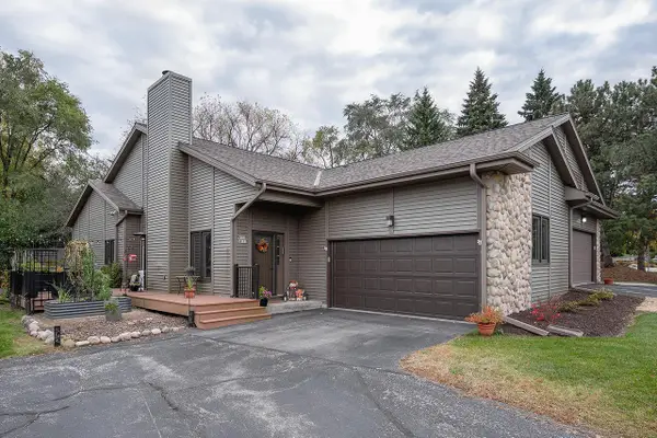 W131N8112 Country Terrace LANE, Menomonee Falls, WI 53051