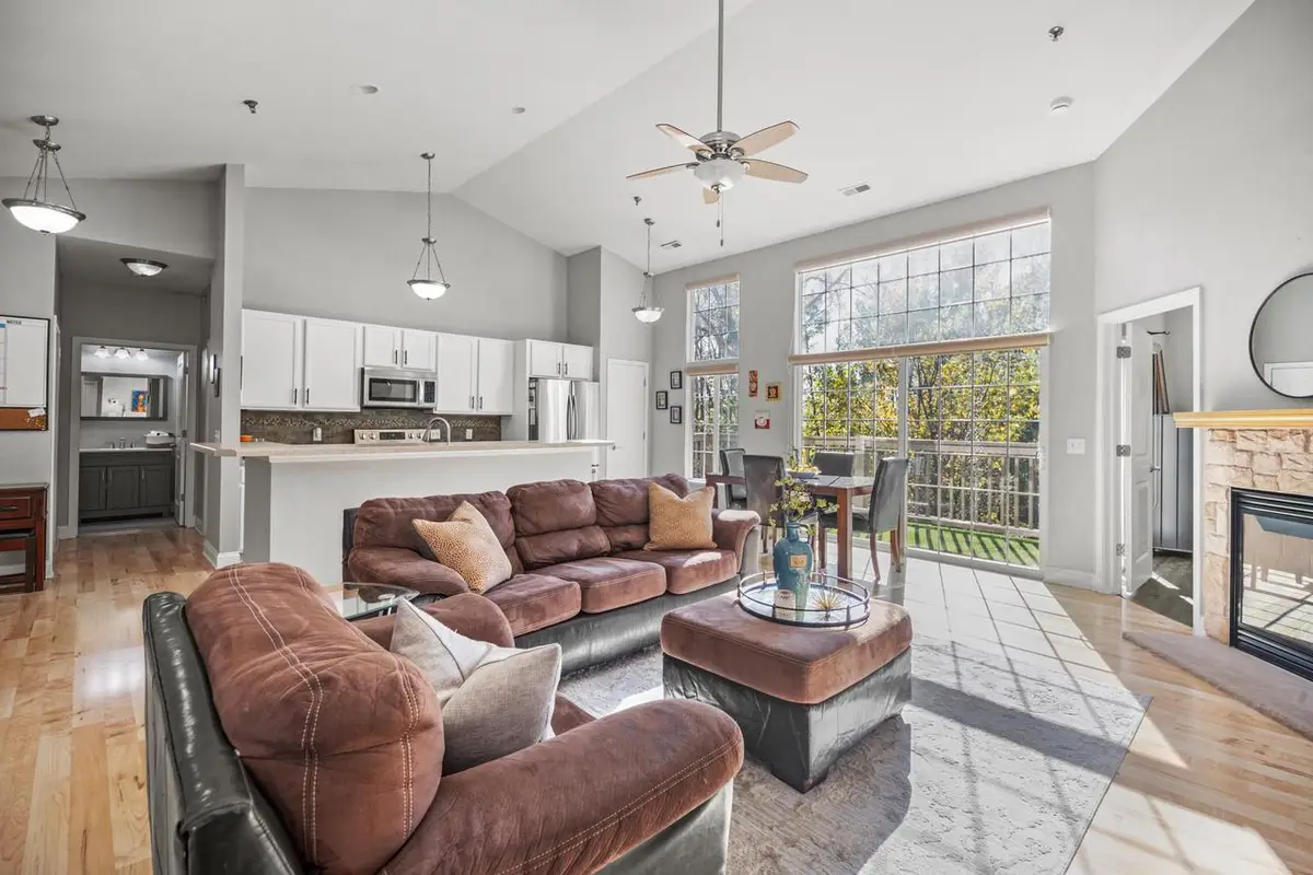 8485 S Ashbury LANE #202, Oak Creek, WI 53154 - Image #1