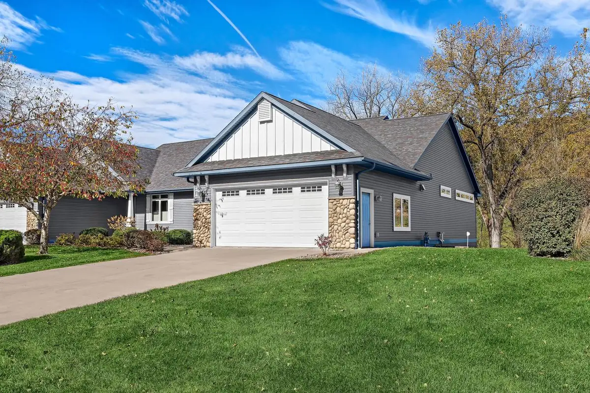 W5600 Stone Hill ROAD, La Crosse, WI 54601 - Image #1