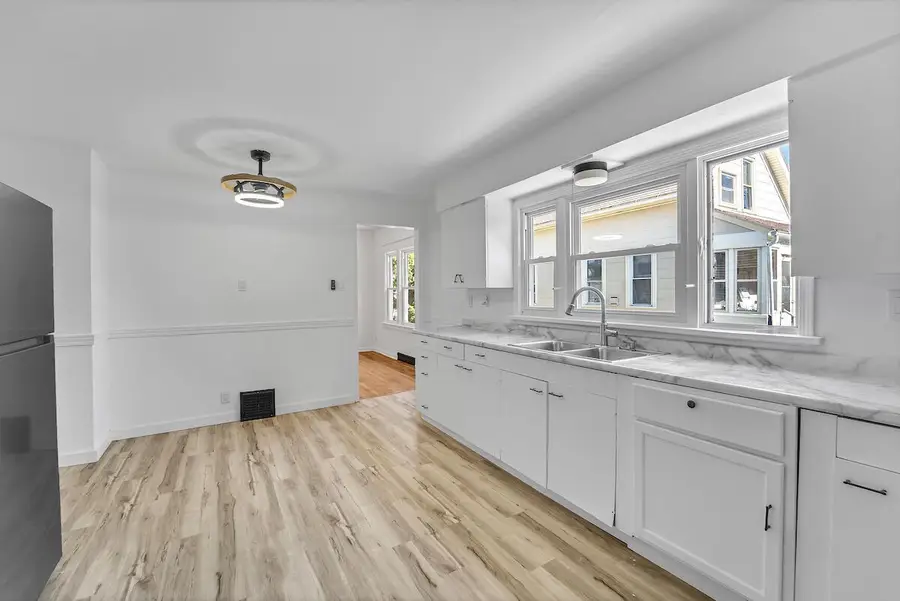 1227 Bluff AVENUE #A, Sheboygan, WI 53081 - Image #2