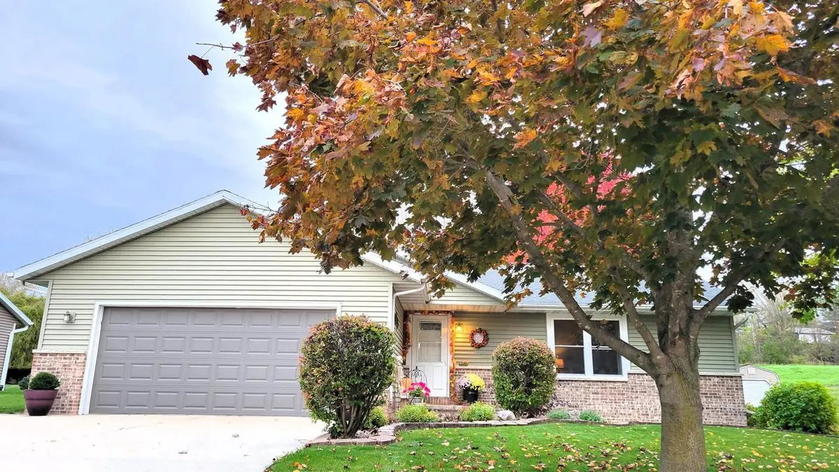 718 Donald STREET, Mayville, WI 53050 - Image #1