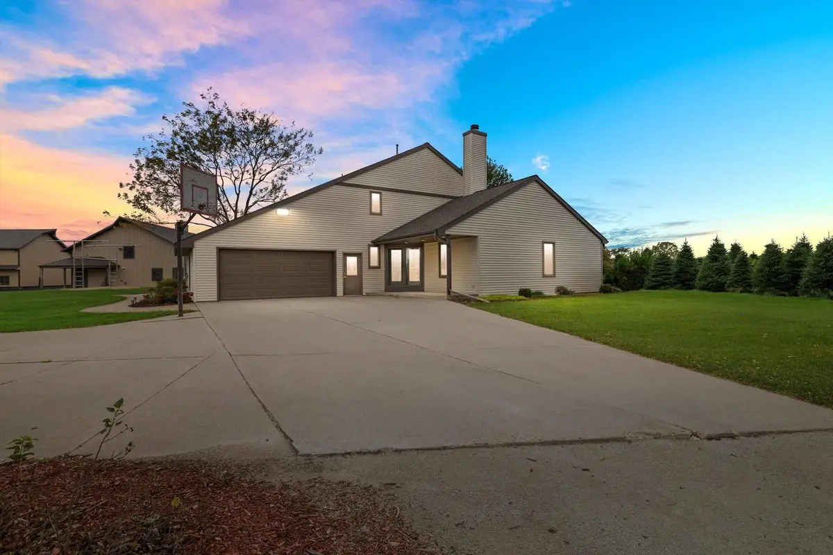 N9171 Nelson ROAD, East Troy, WI 53120 - Image #1