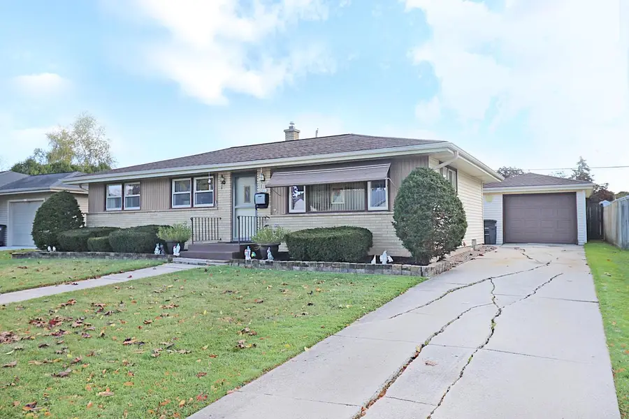 2011 N 27th STREET, Sheboygan, WI 53081 - Image #2