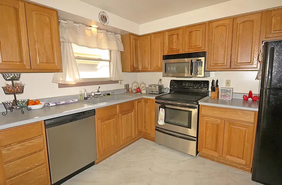 2011 N 27th STREET, Sheboygan, WI 53081 - Image #3