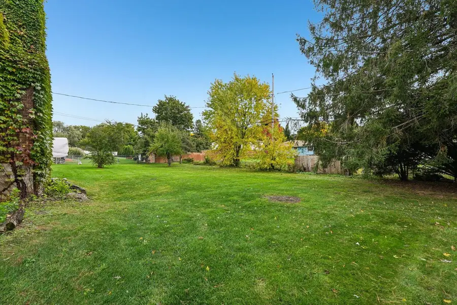 S21W23079 HILLSIDE DRIVE, Waukesha, WI 53186 - Image #2
