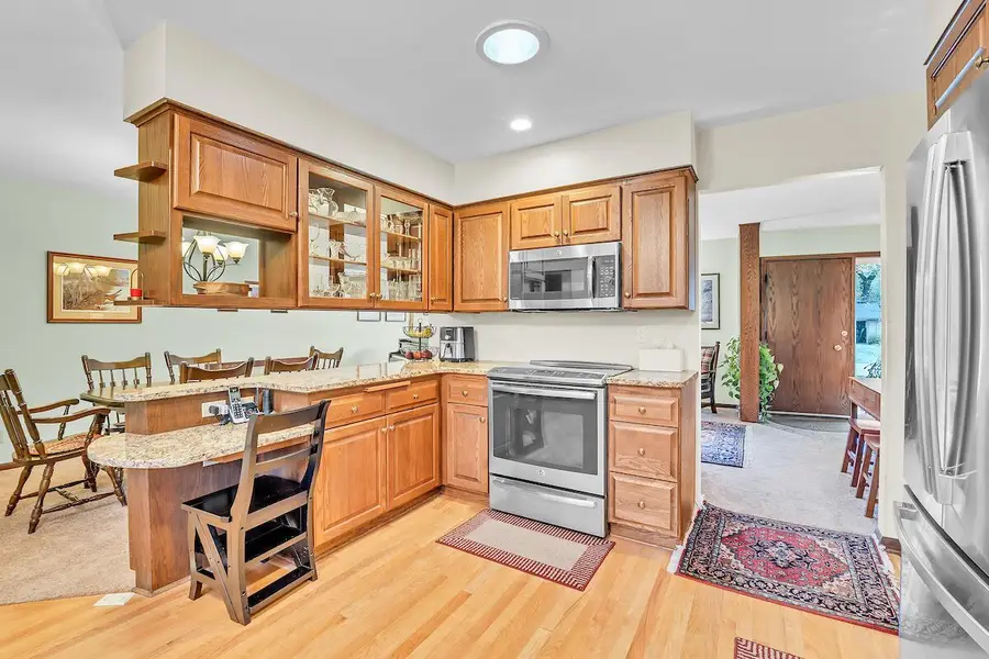 2417 W Acacia ROAD, Glendale, WI 53209 - Image #3