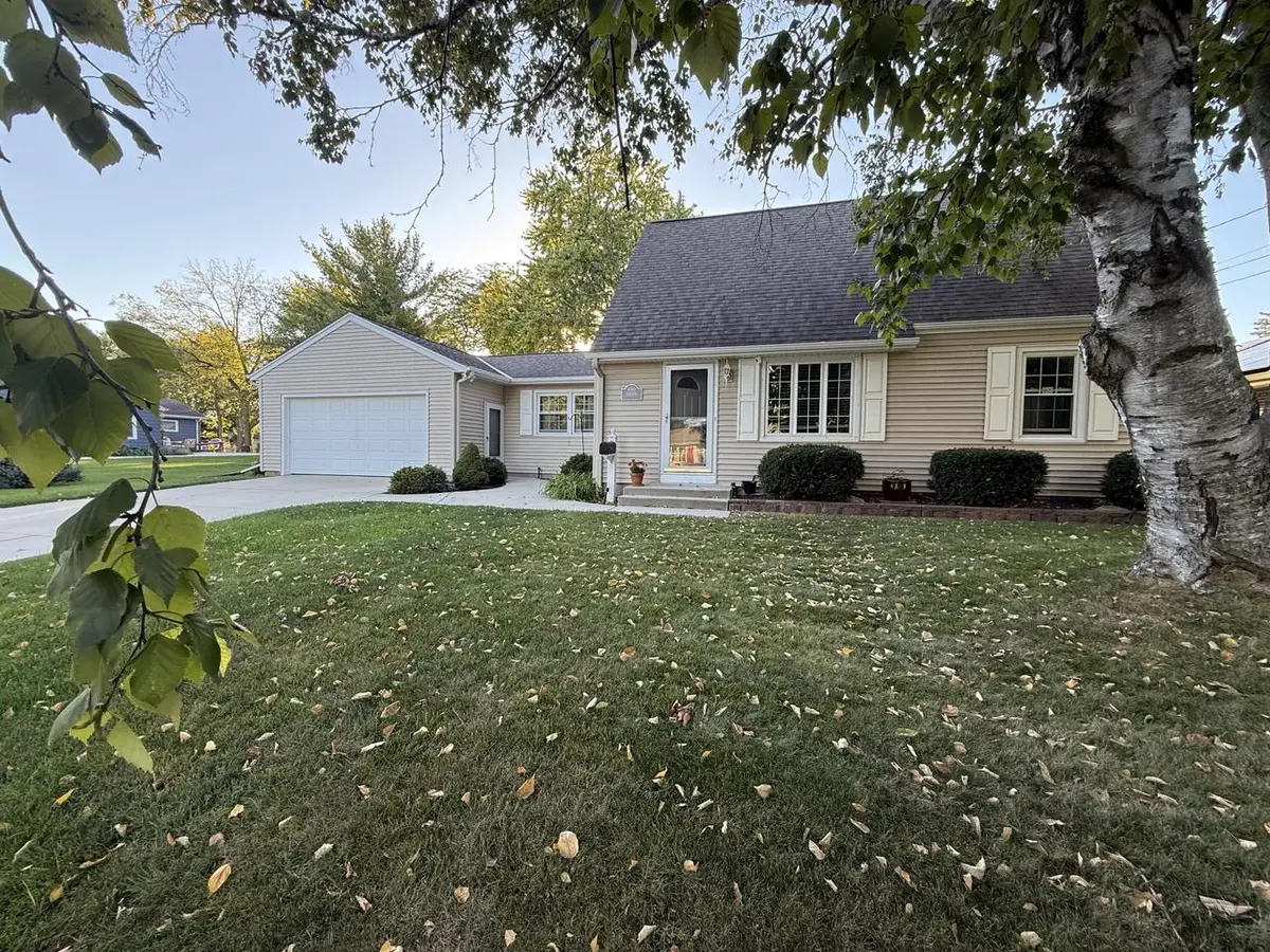 W160N8969 Madison AVENUE, Menomonee Falls, WI 53051 - Image #1