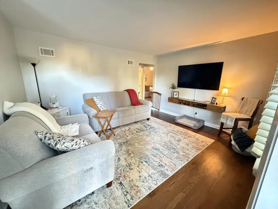 W160N8969 Madison AVENUE, Menomonee Falls, WI 53051 - Image #3