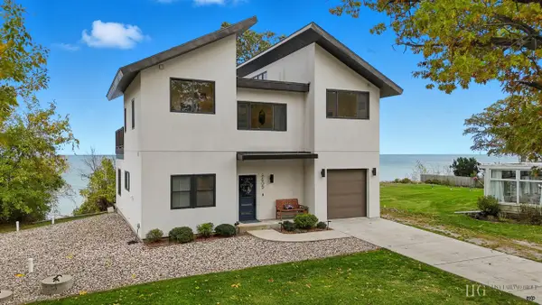 8609 Lakeshore DRIVE, Pleasant Prairie, WI 53158