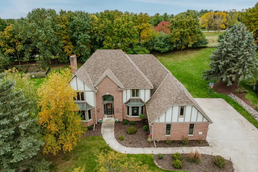 N30W30257 Great Hill COURT, Pewaukee, WI 53072 - Image #2