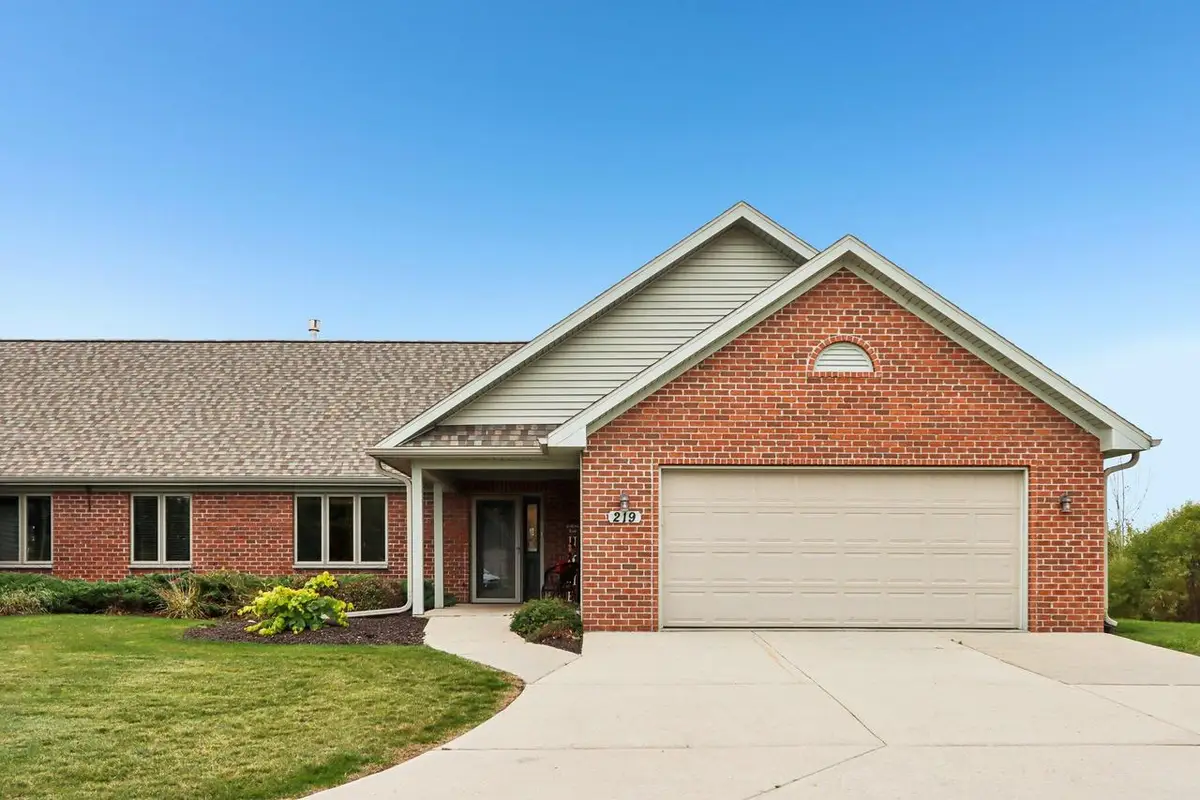 219 Windmill LANE, Walworth, WI 53184 - Image #1