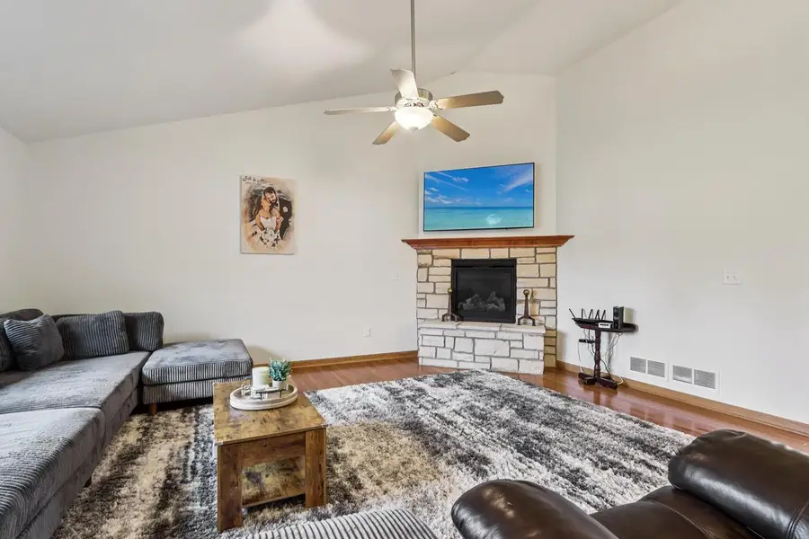 219 Windmill LANE, Walworth, WI 53184 - Image #3