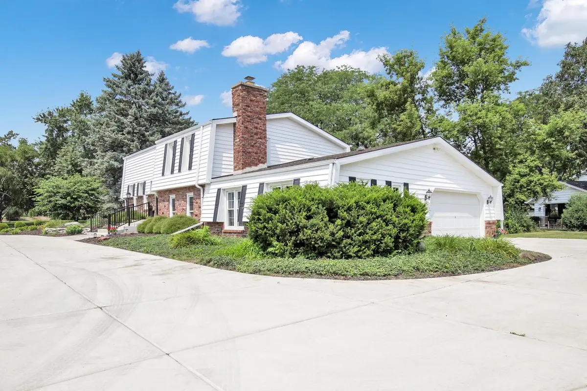 2550 Coach House DRIVE, Brookfield, WI 53045 - Image #1