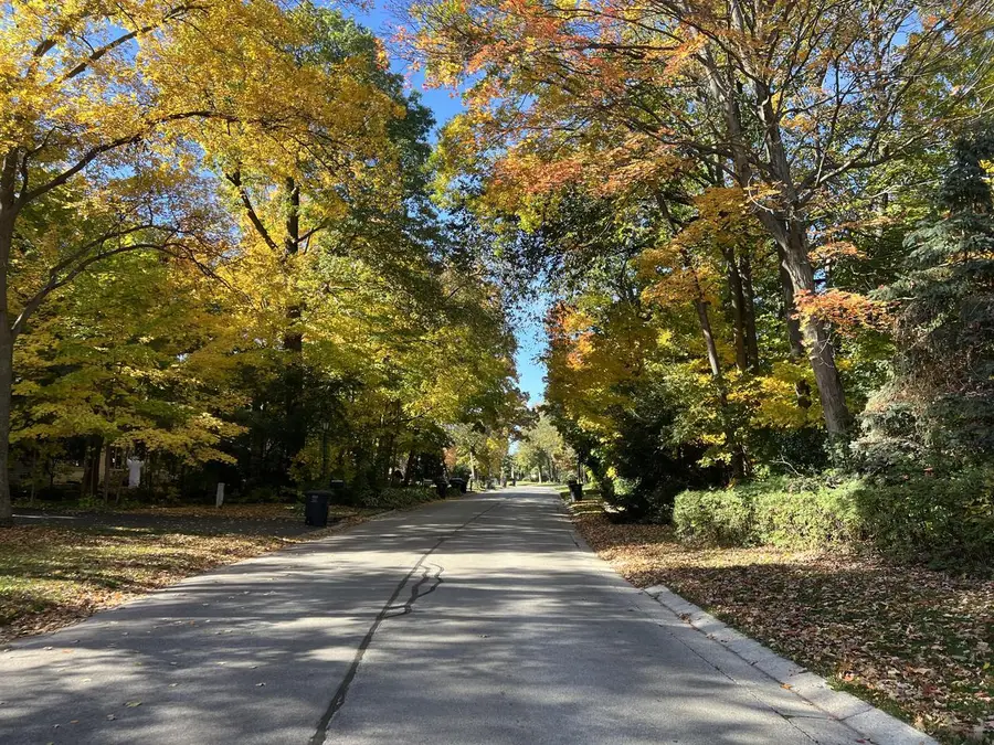 N28W22352 Foxwood LANE, Waukesha, WI 53186 - Image #2