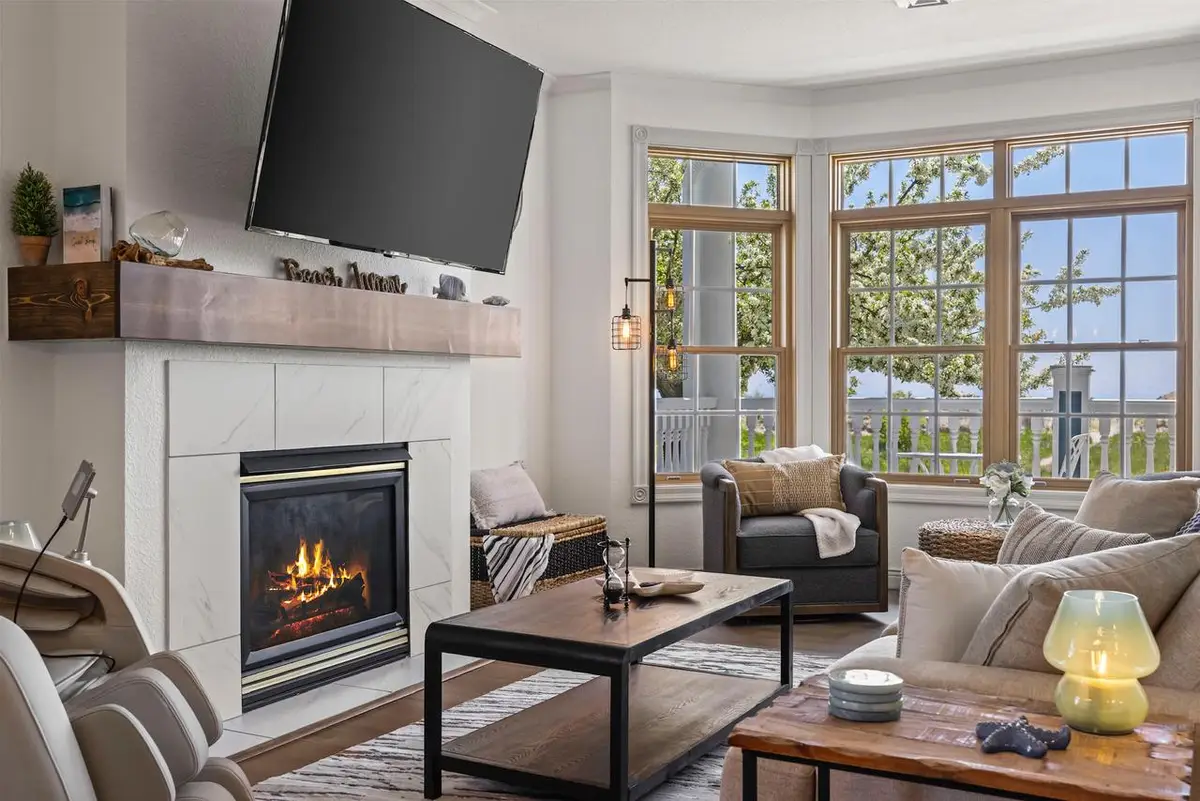 849 Beachfront DRIVE, Sheboygan, WI 53081 - Image #1