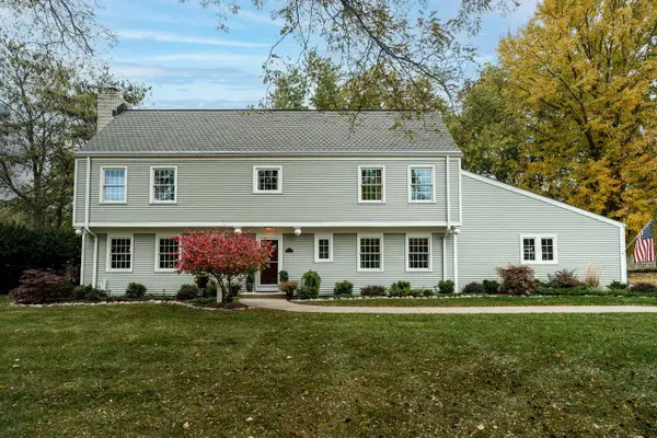 2412 W Chestnut ROAD, Mequon, WI 53092