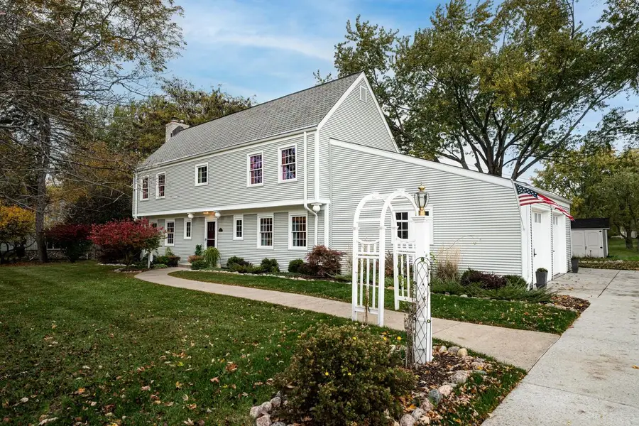 2412 W Chestnut ROAD, Mequon, WI 53092 - Image #2