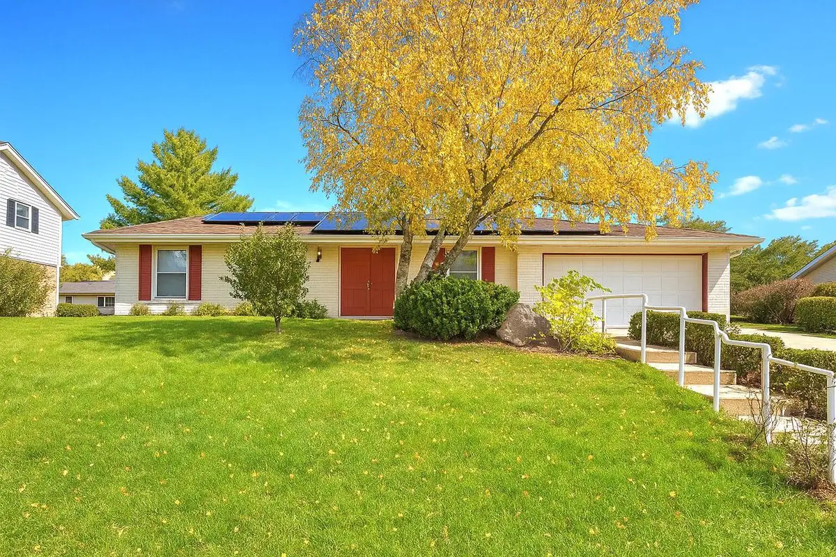 12520 W Crawford DRIVE, New Berlin, WI 53151 - Image #1