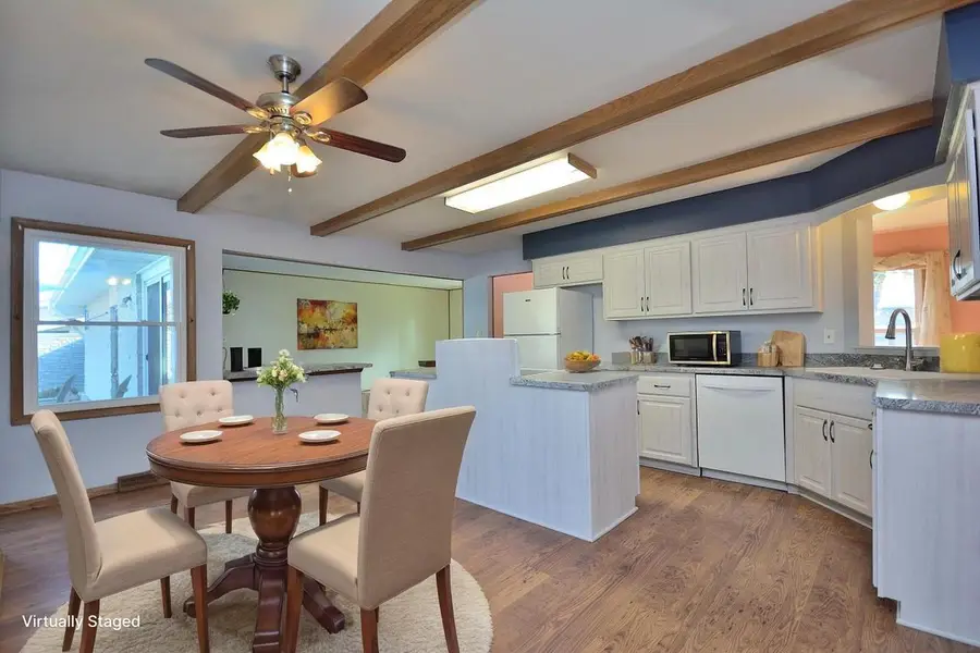 12520 W Crawford DRIVE, New Berlin, WI 53151 - Image #2