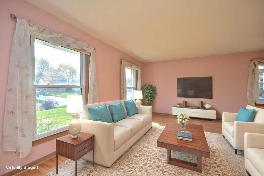 12520 W Crawford DRIVE, New Berlin, WI 53151 - Image #3