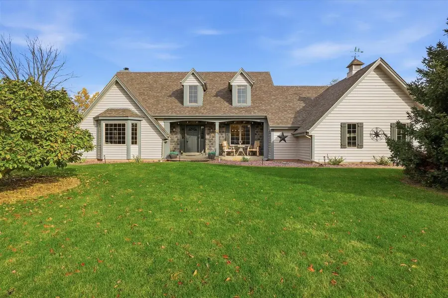 789 N Forest Ridge COURT, Summit, WI 53066 - Image #2