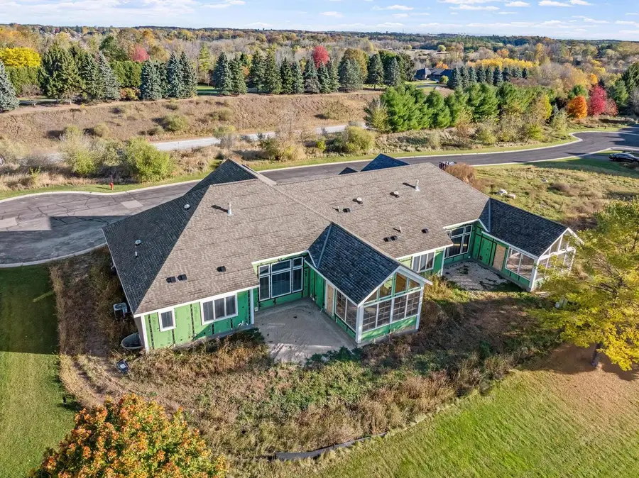 303 Fairway Meadows LANE, Sheboygan Falls, WI 53085 - Image #2