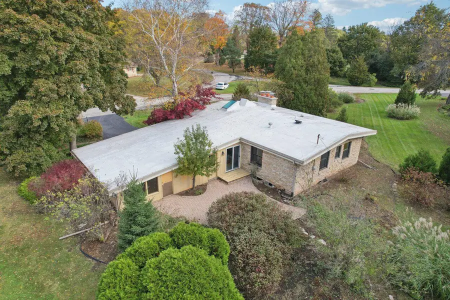 5105 W Arrowwood ROAD, Mequon, WI 53092 - Image #3