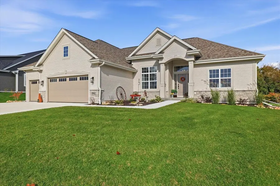 842 Medina DRIVE, Mukwonago, WI 53149 - Image #3