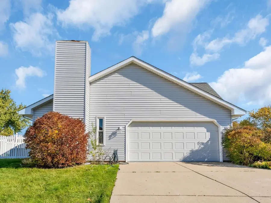 808 Weiler ROAD, Burlington, WI 53105 - Image #3