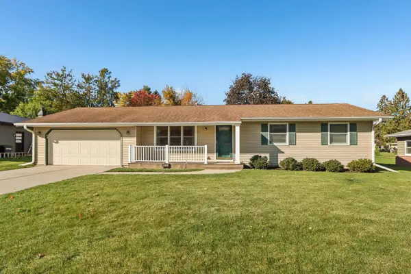 614 Madison DRIVE, Delavan, WI 53115