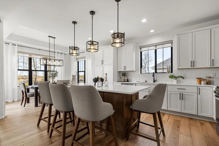 W251N2367 Valleyview CIRCLE, Pewaukee, WI 53072 - Image #3