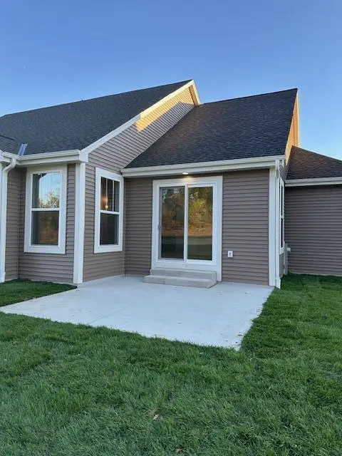 922 Medina DRIVE, Mukwonago, WI 53149 - Image #2