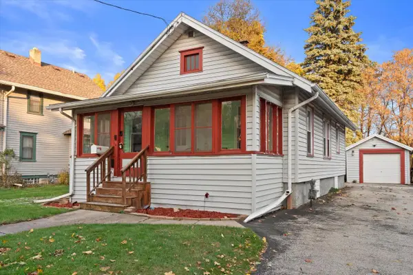 129 S West AVENUE, Waukesha, WI 53186