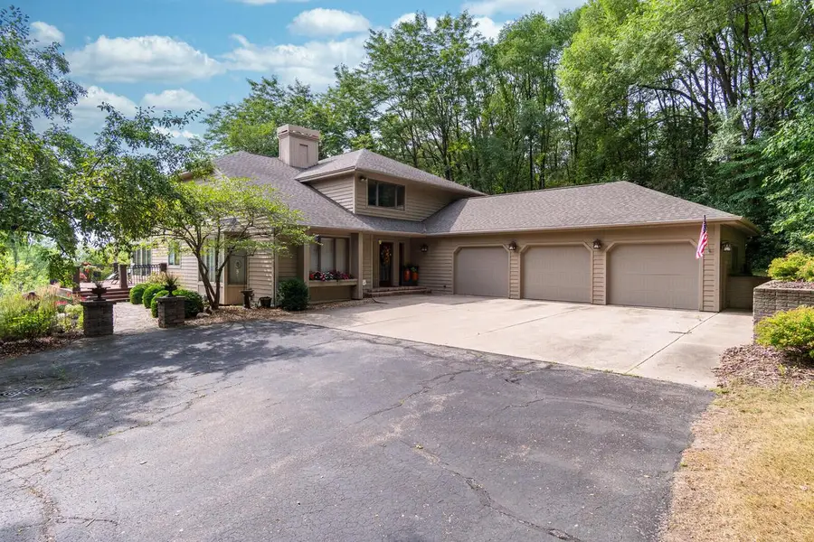 N2015 Stonecrest ROAD, La Crosse, WI 54601 - Image #2