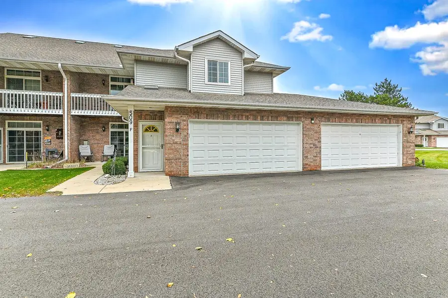 509 Westfield WAY #F, Pewaukee, WI 53072 - Image #3